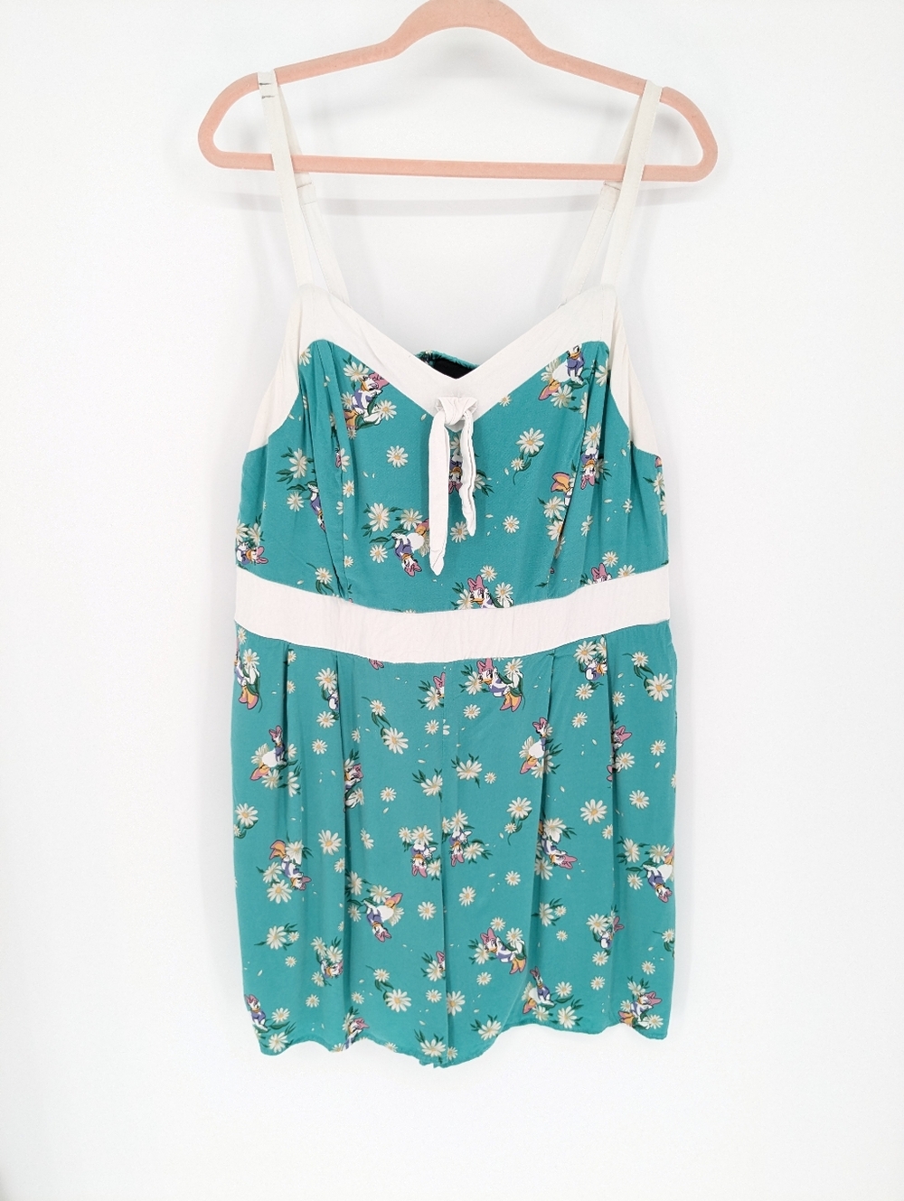 Disney Daisy Duck Romper Womens Size 2 Graphic Sleeveless Casual Outfit Summer